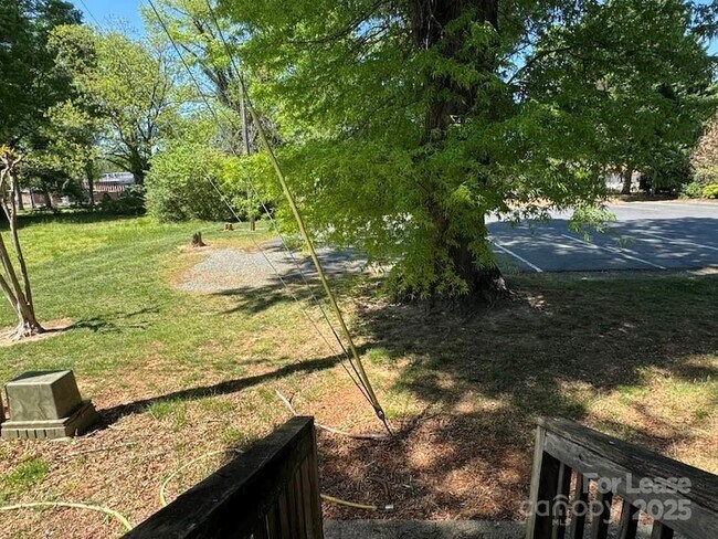 Building Photo - 19612 Oak St