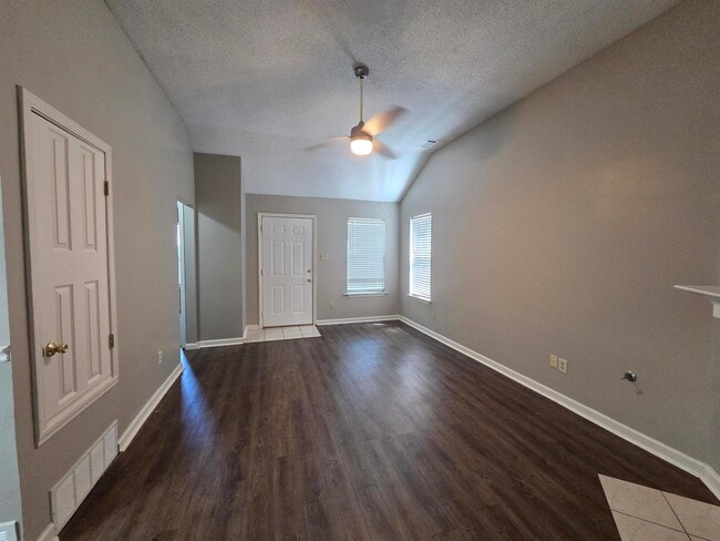 Building Photo - 7733 Shadowland Dr