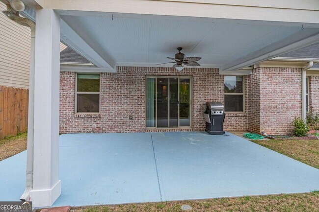 Building Photo - 5660 Crest Hill Dr NE