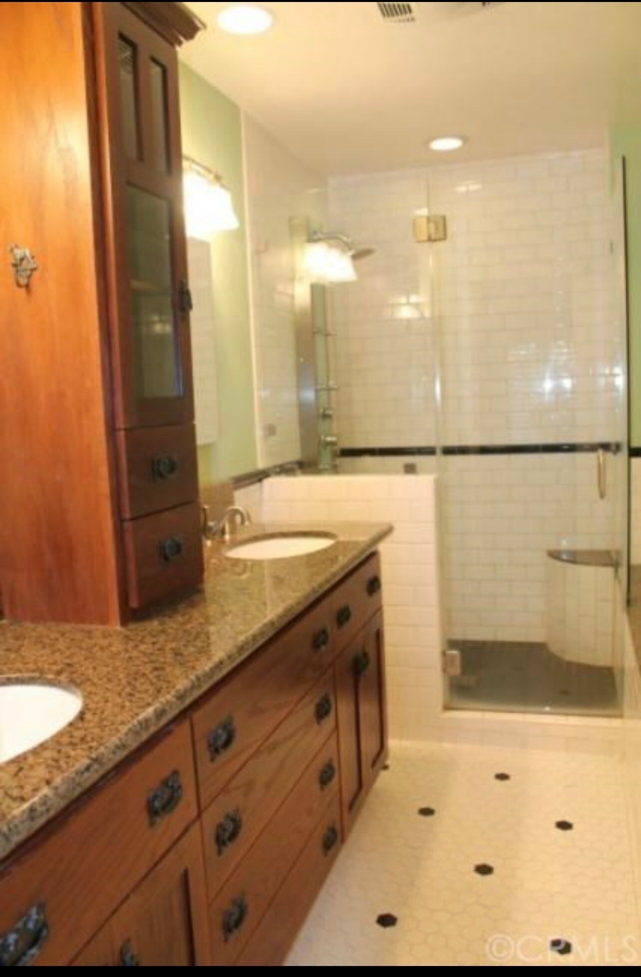 Building Photo - 340 Spinnaker Way