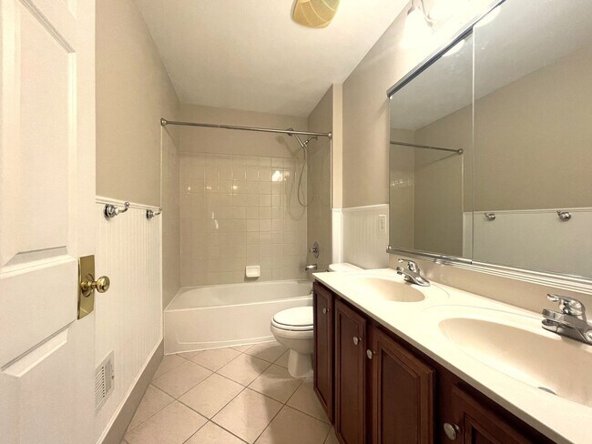 Building Photo - 4823 Vista Ridge Dr