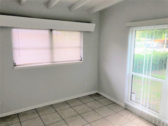 Building Photo - 2921 Greenbriar St