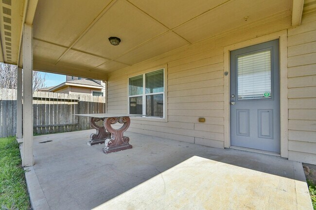 Building Photo - 17251 Osprey Forest Dr