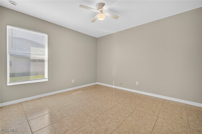 Building Photo - 408 NW 17th Ave