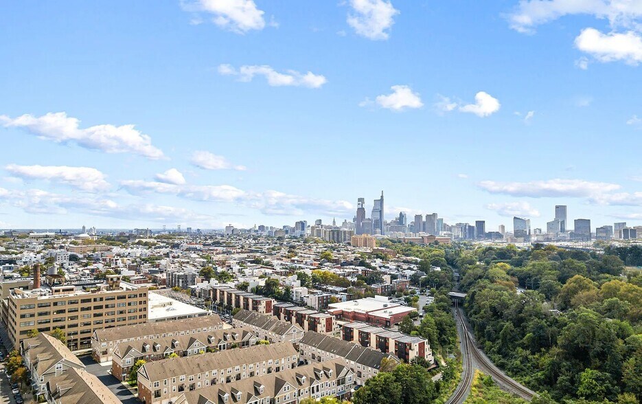 Building Photo - 1333 N 32nd St