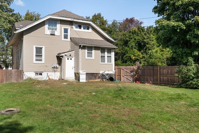 Building Photo - 42 Haab Ave