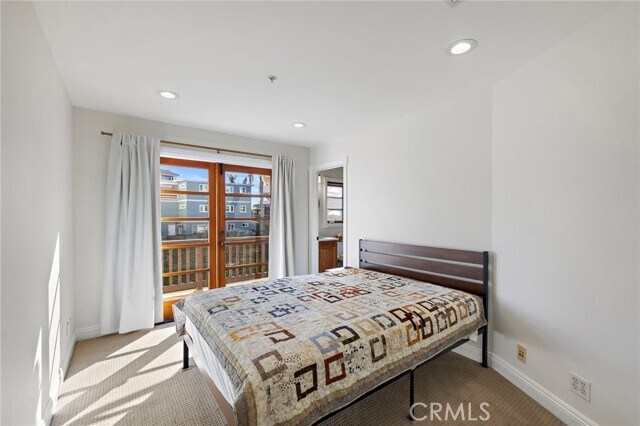 Building Photo - 416 Avenida Santa Barbara