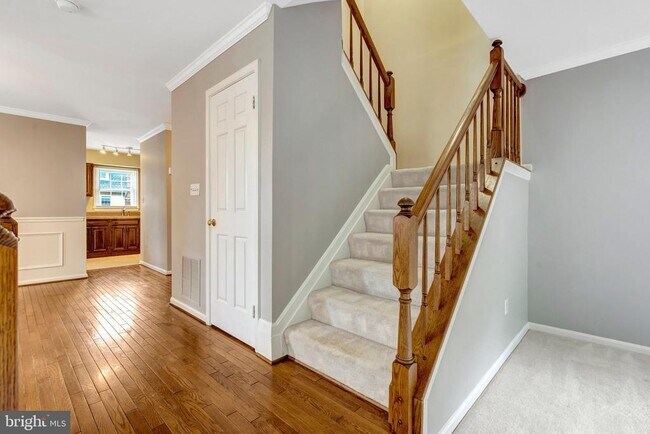 Building Photo - 5964 Norham Dr