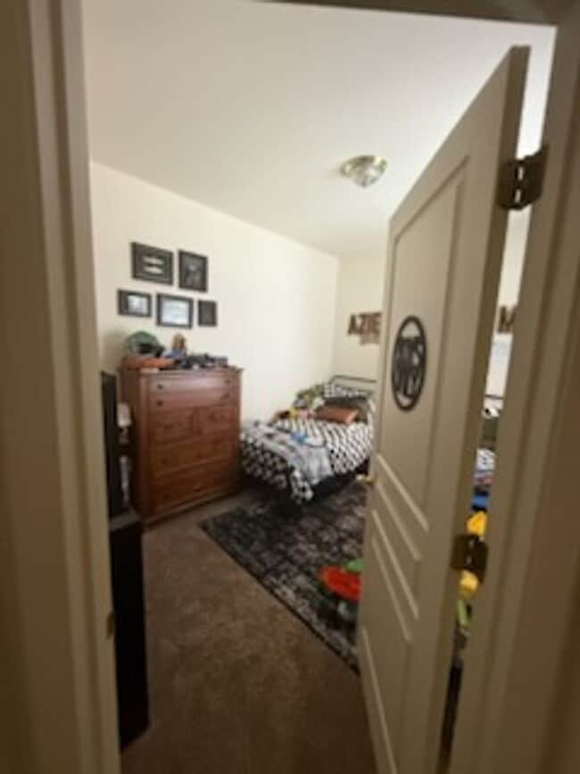 Building Photo - Beautiful Northridge Home