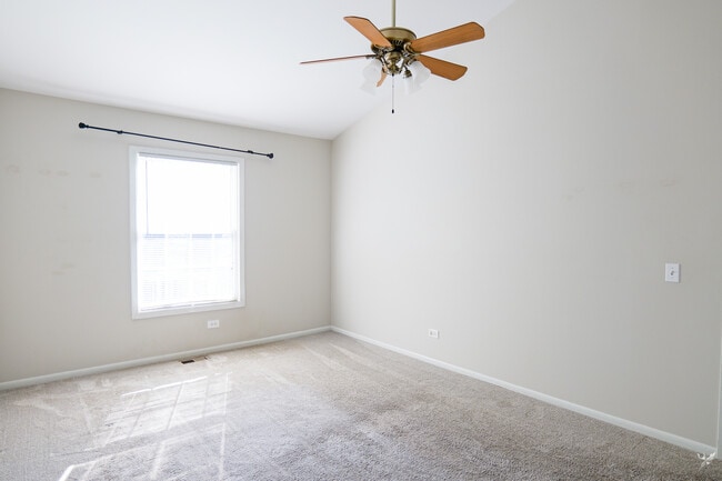 Building Photo - 1417 Queensgreen Cir