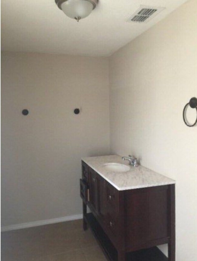 Building Photo - University