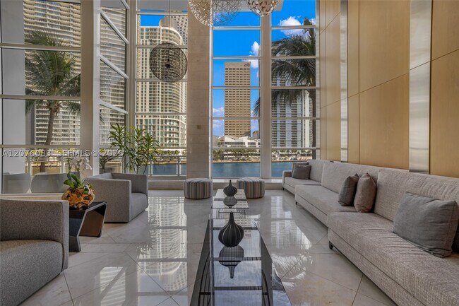 Building Photo - 901 Brickell Key Blvd