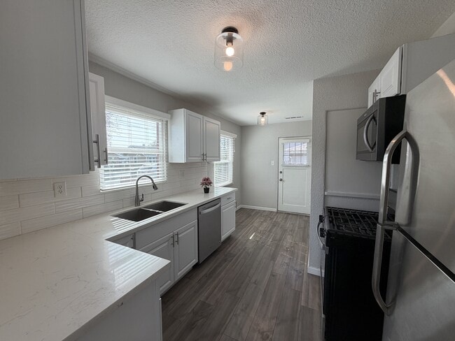 Building Photo - 221 Walden St