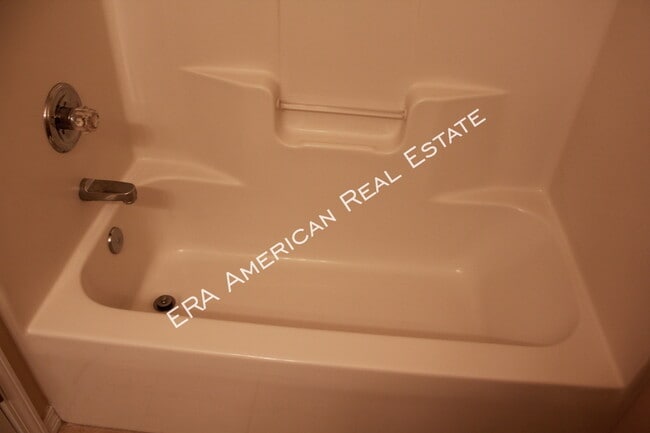 Building Photo - 976 Scenic Oak Ln