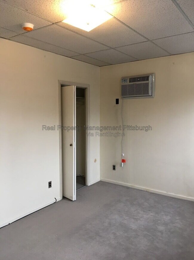Building Photo - 437 S Aiken Ave