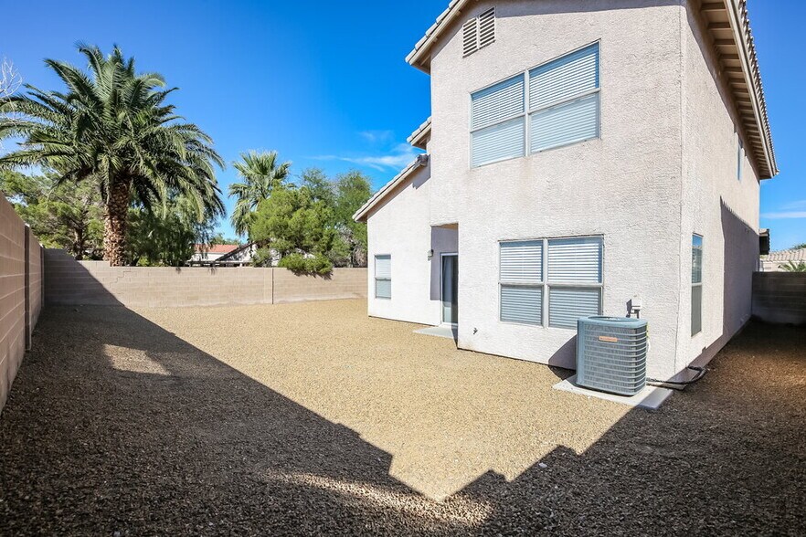 Building Photo - 4729 Cliff Breeze Dr