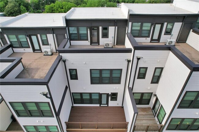 Building Photo - 545 Whitlox Rd NW