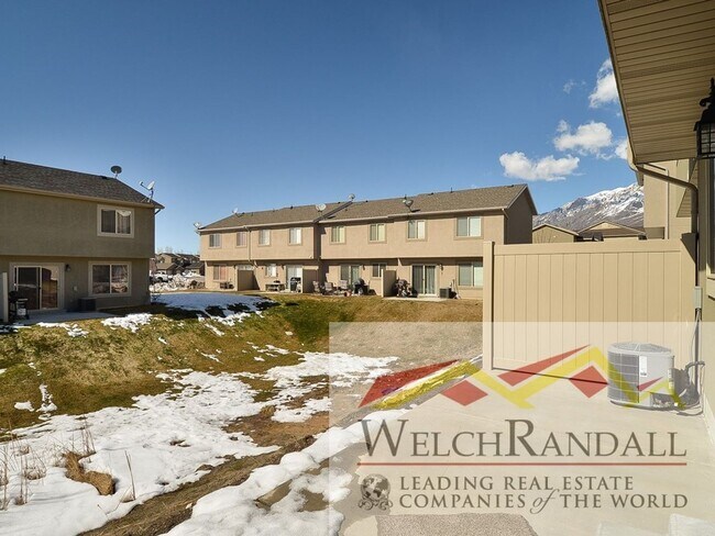 Building Photo - Beautiful 3 Bed 2 Bath Townhome in Harrisv...