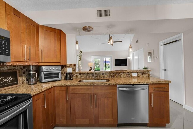 Building Photo - 10323 Hidden Springs Ct