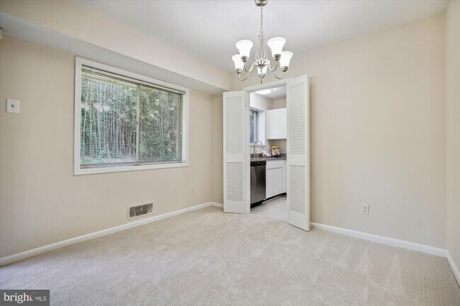 Building Photo - 10655 Montrose Ave