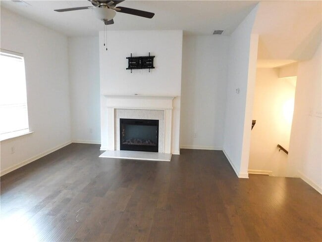 Building Photo - 887 Society Cir