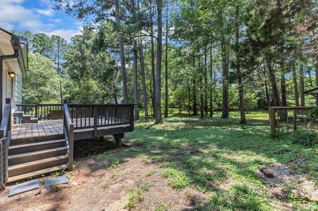 Building Photo - Cute 3/1.5 Close to RTP