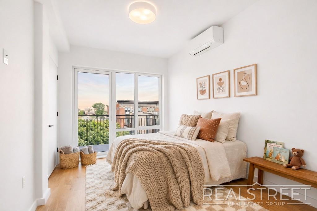 Building Photo - Rogers Avenue