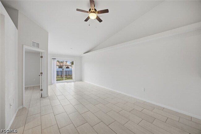 Building Photo - 1426-1428 Cape Coral Pkwy W