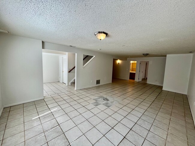 Building Photo - Ranch Style 4 Bedroom Home