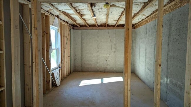 Building Photo - 343 Indian Lake Trail