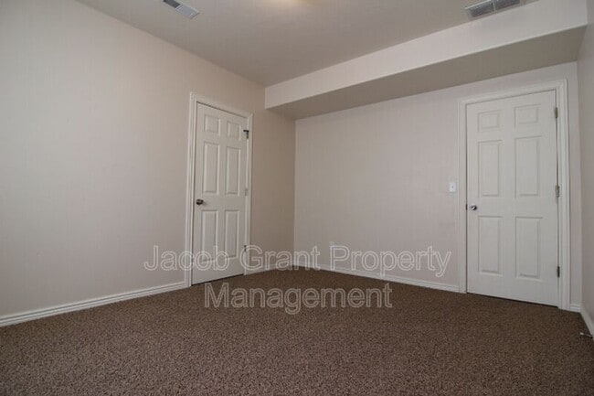 Building Photo - 5361 Barton Ln