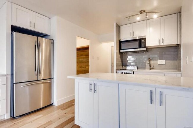 Building Photo - 789 N Clarkson St