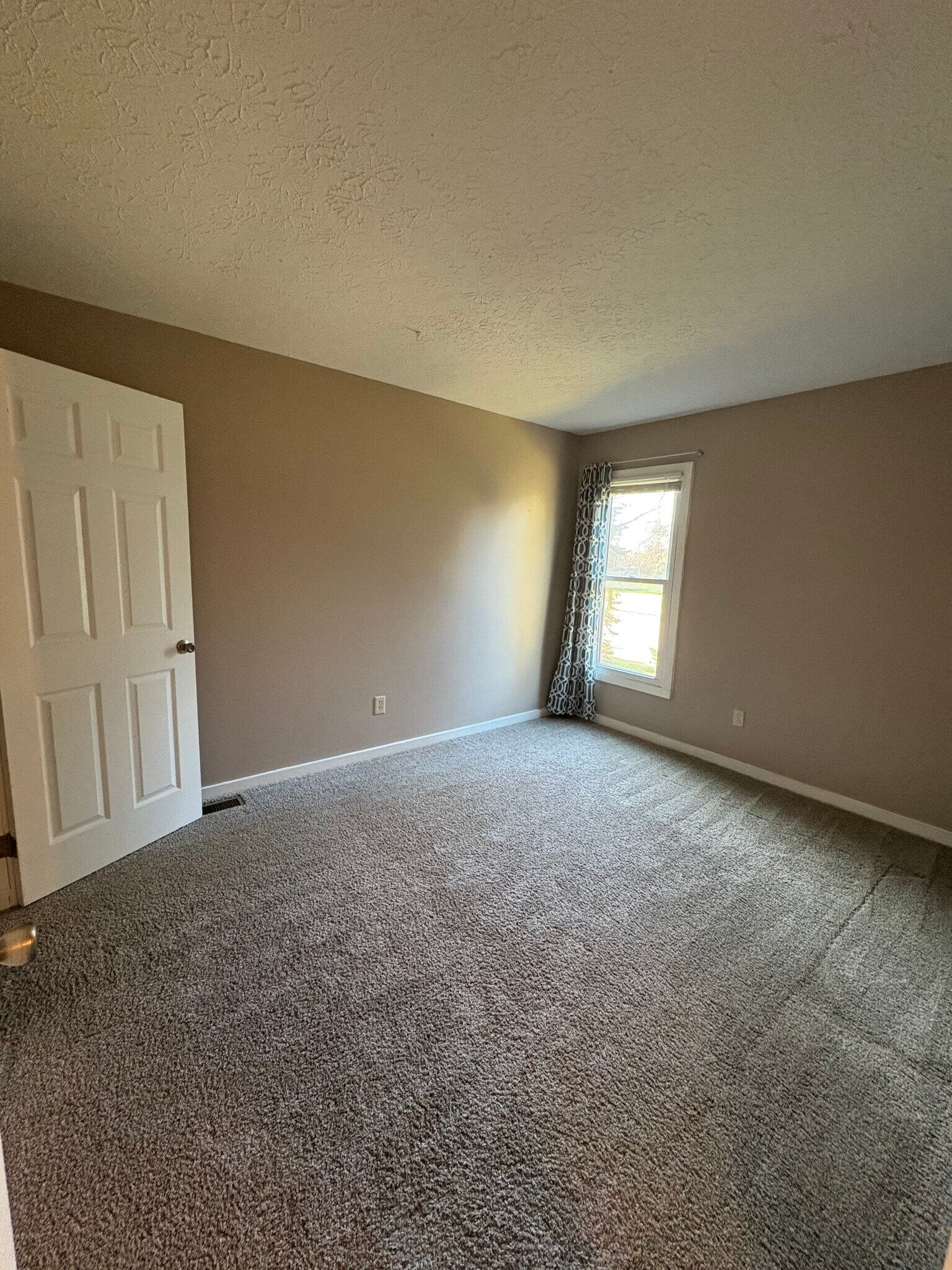 Building Photo - 331 Saint Andrews Dr