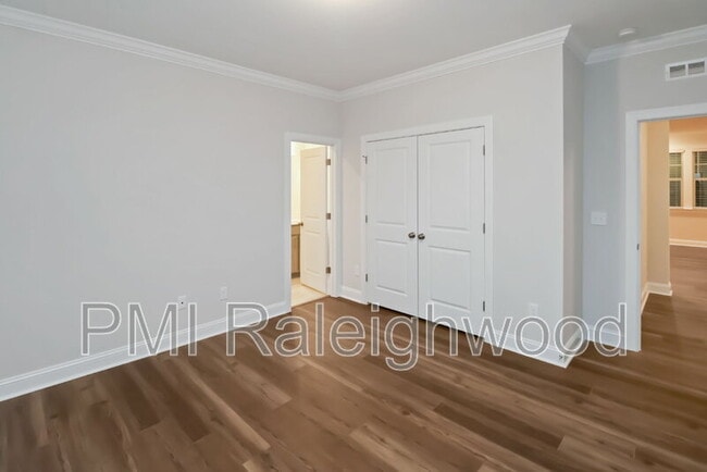 Building Photo - 304 Canyon Spring Trl