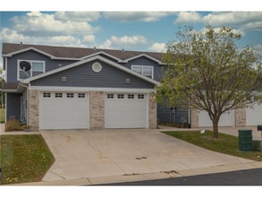 Building Photo - 578 Pointe Ct SW