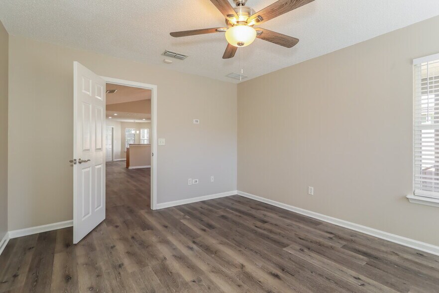 Building Photo - 1409 Forbes St