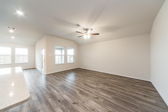 Building Photo - 7035 Toluca Dr