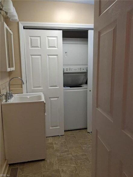 Building Photo - 4525 James Ct