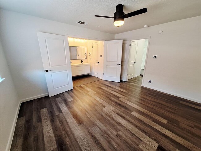 Building Photo - 1005 Ridgeline Dr