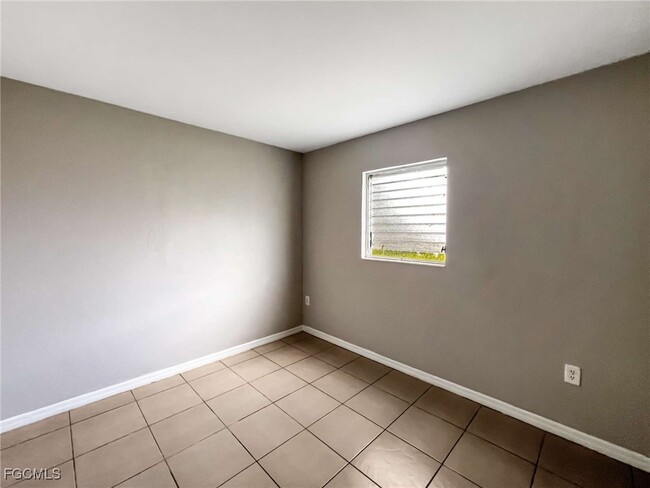 Building Photo - 9861 Orange River Blvd