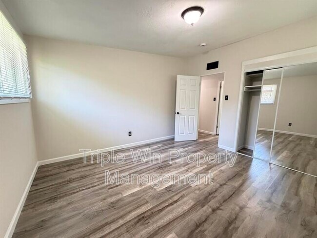 Building Photo - 765 Bobbins Ln