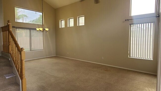 Building Photo - 5-bedroom in the heart of Gilbert