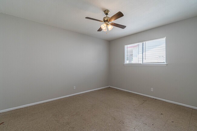 Building Photo - 9518 Millbrook Dr