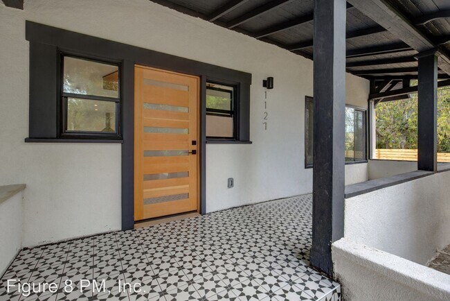 Building Photo - 1127 N Westmoreland Ave