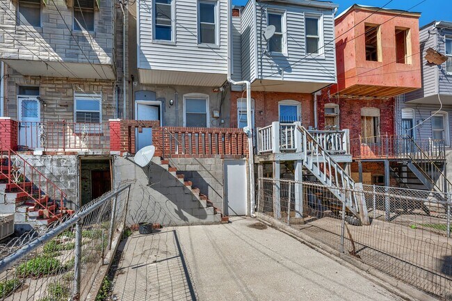 Building Photo - Beautiful Newly Renovated 3 Bedroom with a Large Basement For Rent in Mill Hill District of Balti...