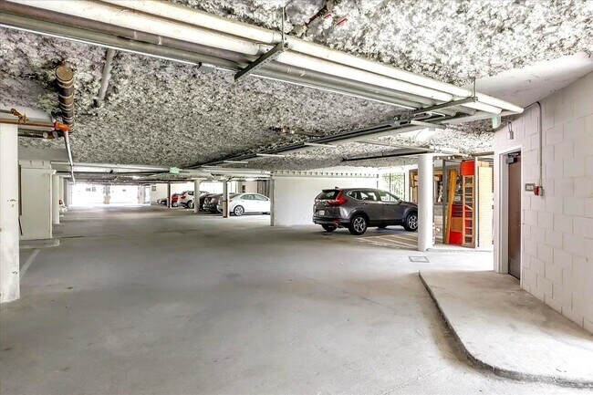 Building Photo - 39219 Guardino Dr