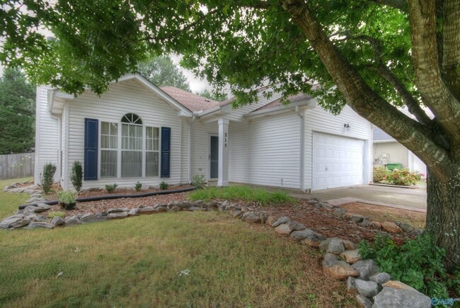 Primary Photo - 215 River Oaks Dr