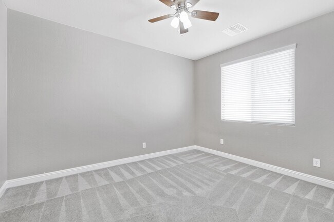 Building Photo - 3 Bed 2 Bath Home In Peoria
