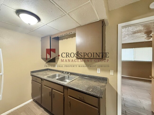Building Photo - AVAILABLE! 1 Bed 1 Bath Apartment Near Downtown Tyler!