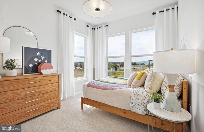 Building Photo - 14400 Leafhopper Dr